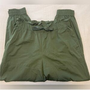 Urban outfitters jogger style pants in green, Size L